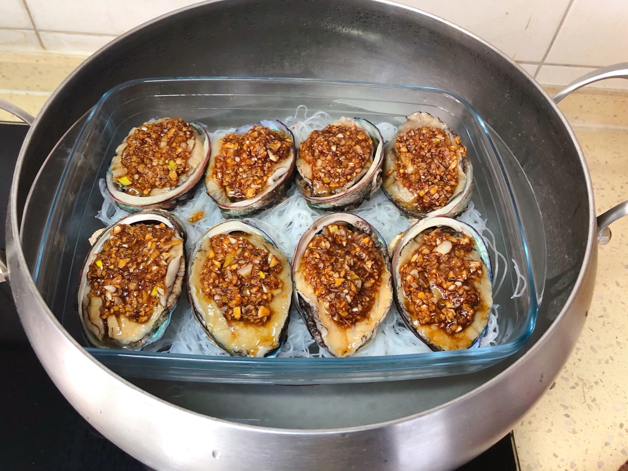 蒜蓉粉丝蒸鲍鱼