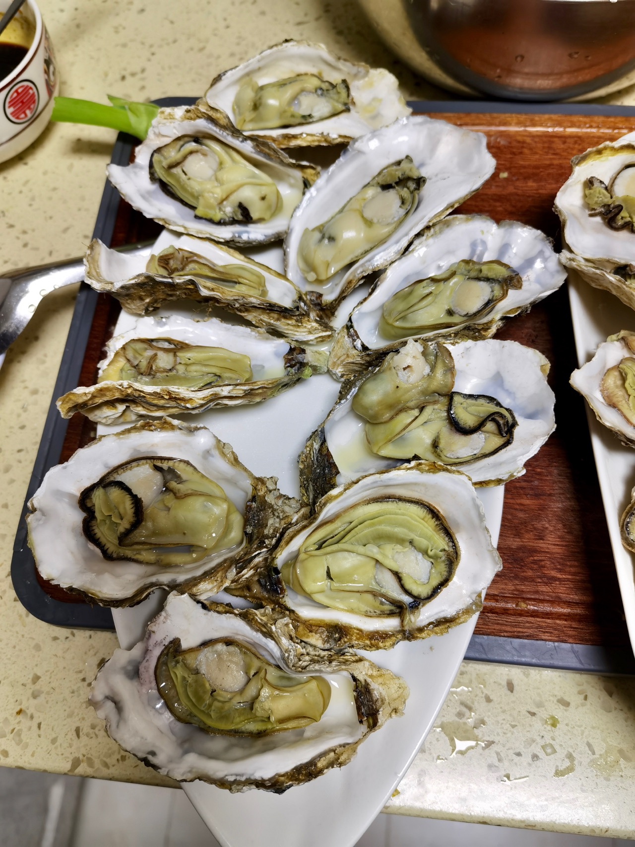 蒜蓉粉丝蒸生蚝