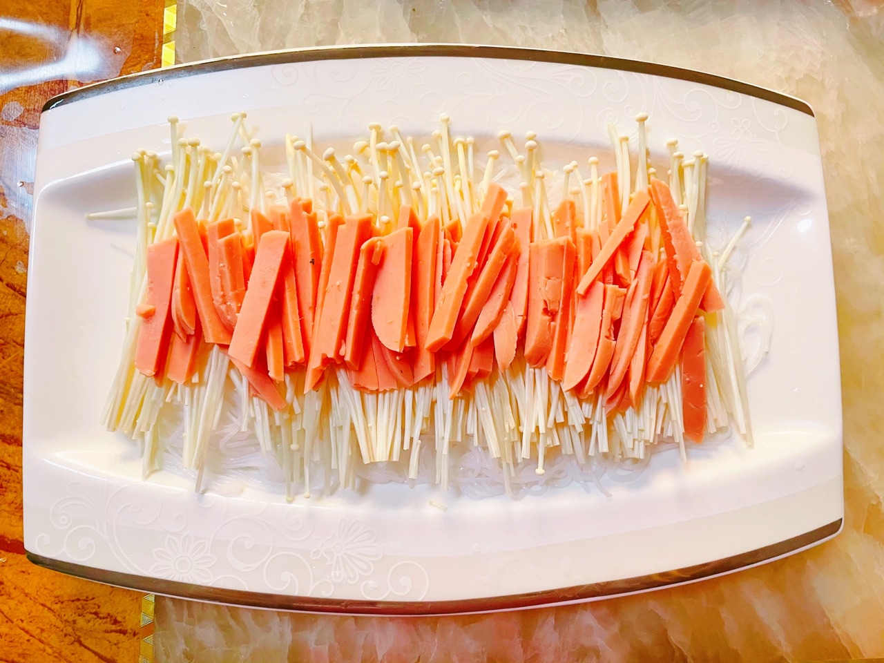 「蒜蓉火腿金针菇」