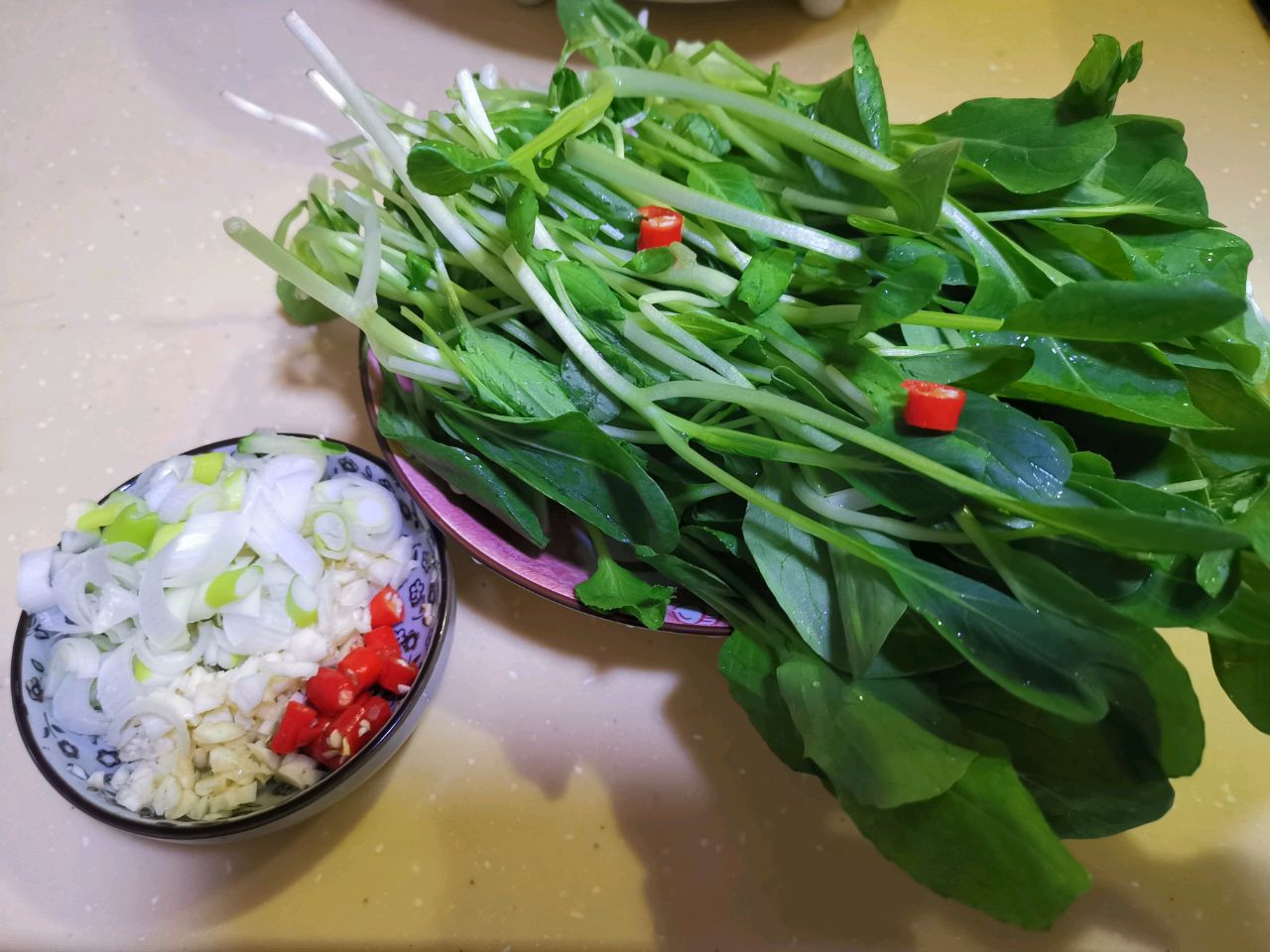 蒜蓉鸡毛菜（青菜）