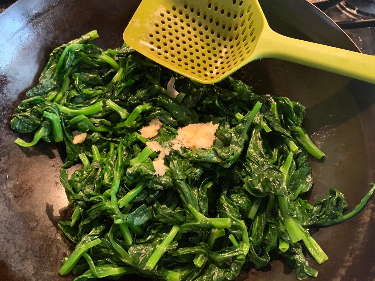 蒜茸清炒蒜苗
