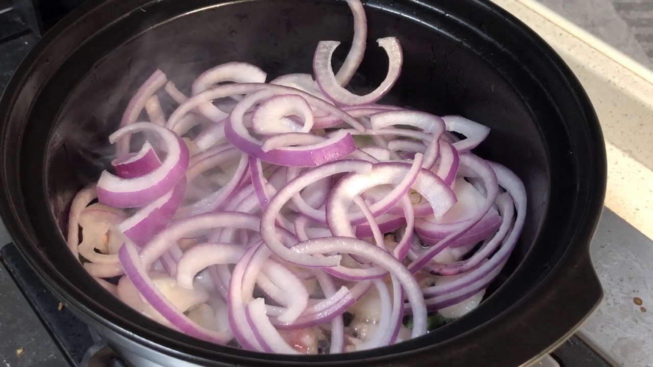 蒜蓉生蚝粉丝煲，入秋滋补美食