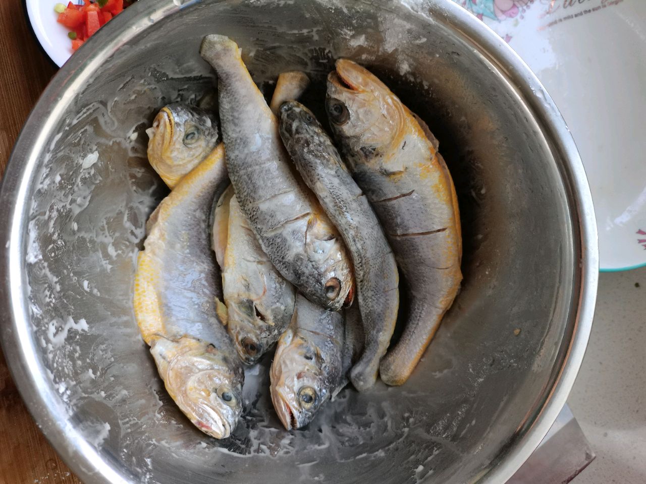 蒜烧小黄花鱼