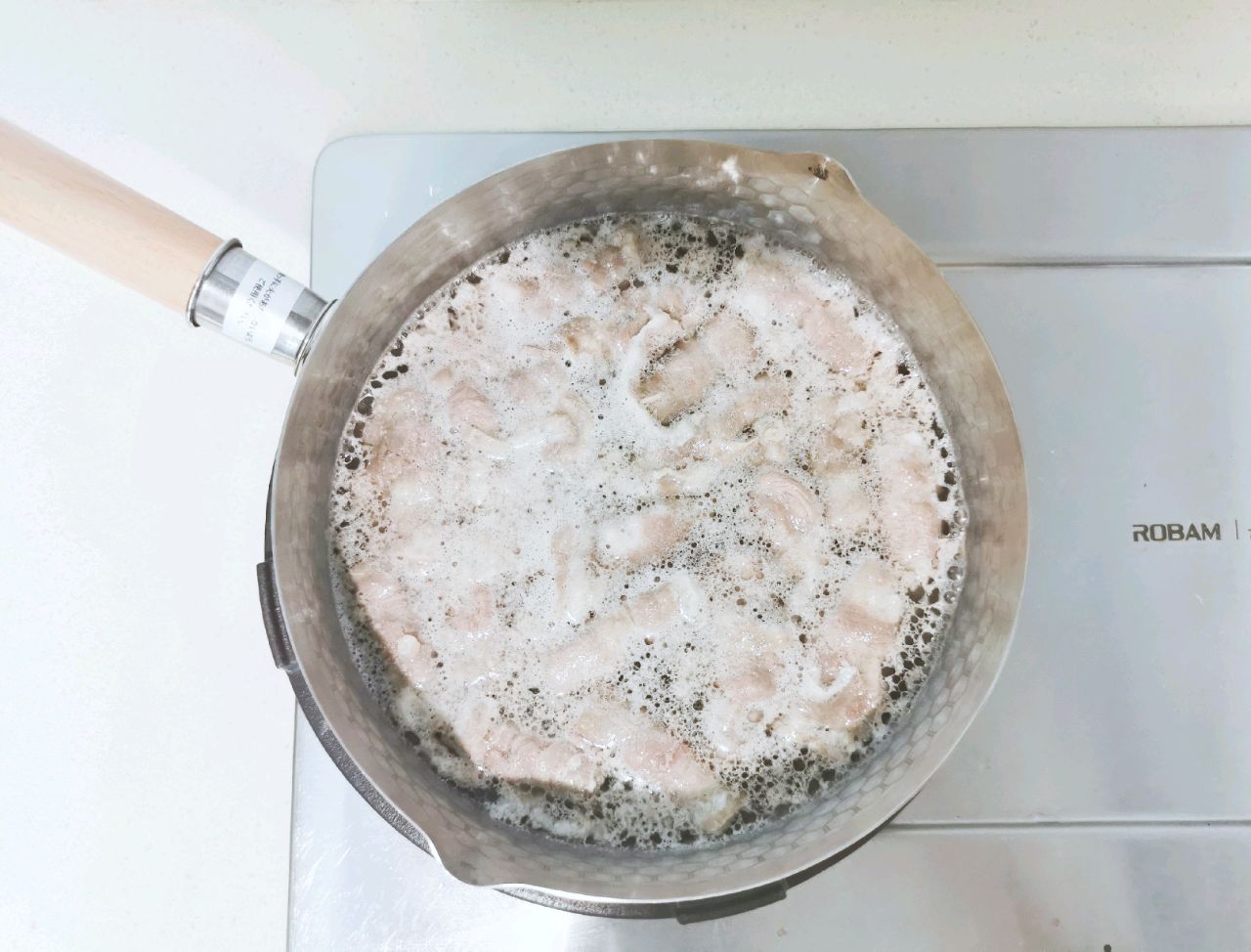 酸爽开胃～番茄金针菇肥牛