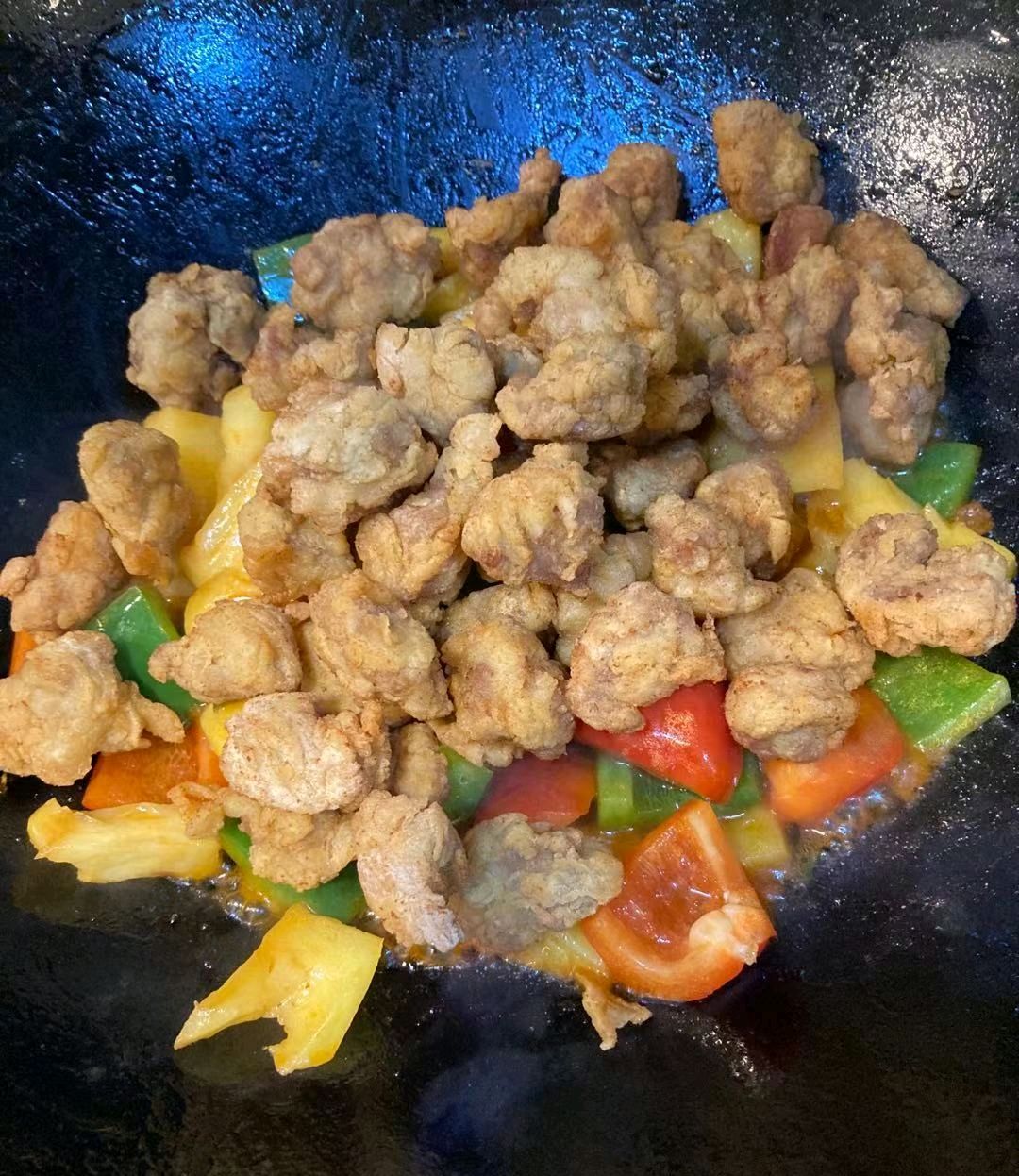 酸酸甜甜的菠萝咕咾肉