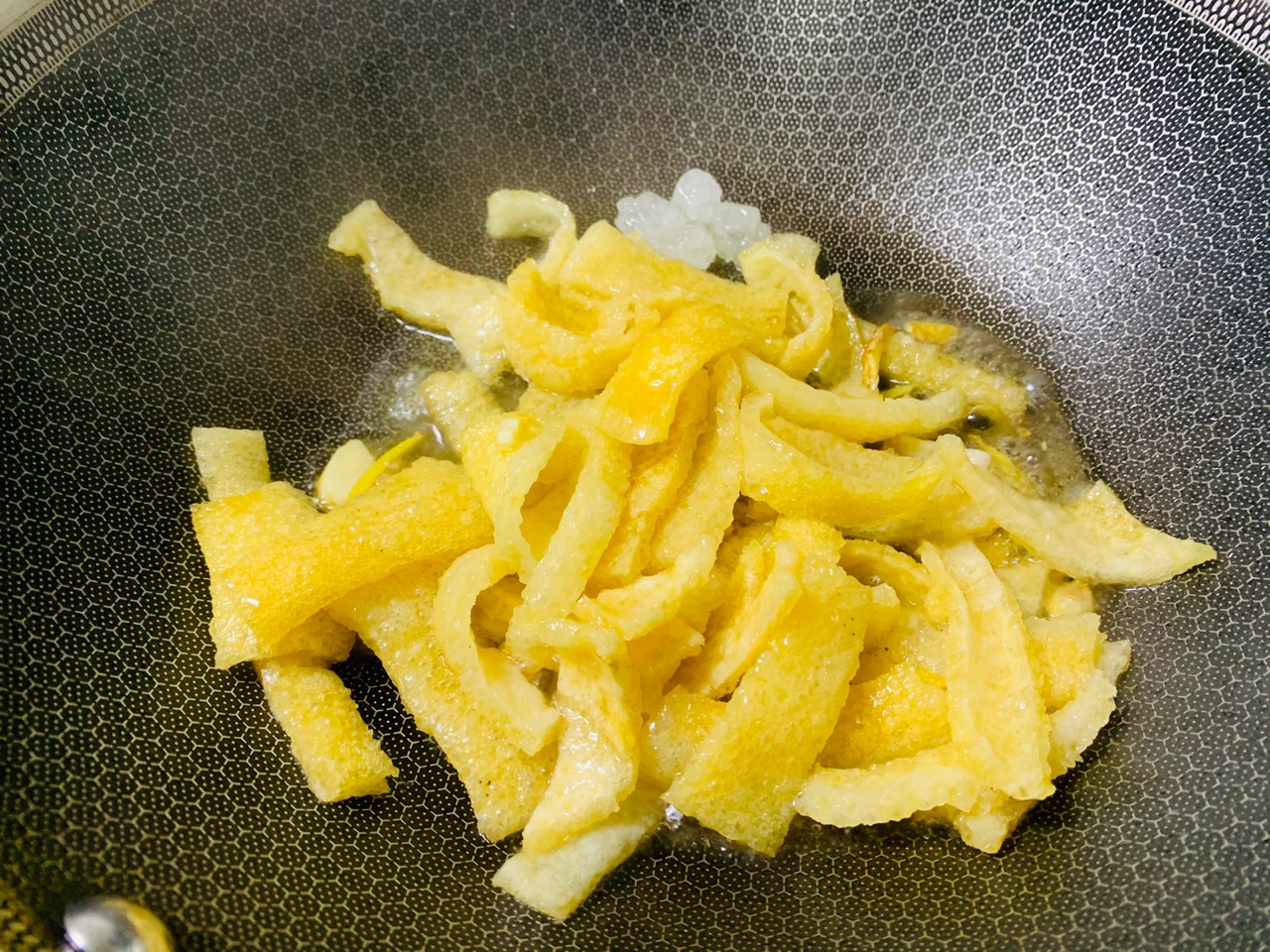 酸酸甜甜好味道之青椒龙肠