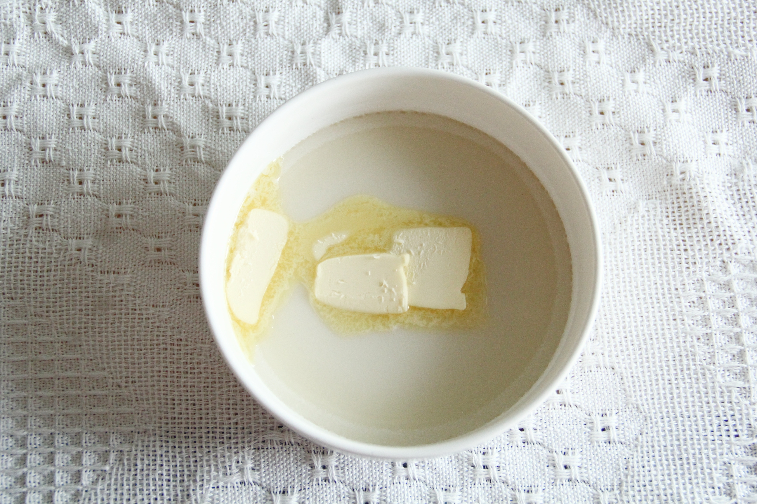 酸酸甜甜，软糯糯草莓白玉卷