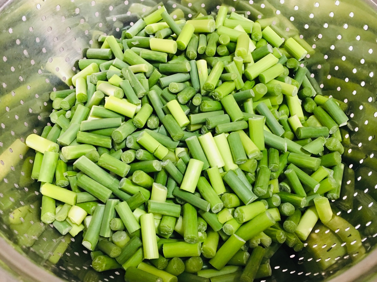 蒜苔炒豆翅