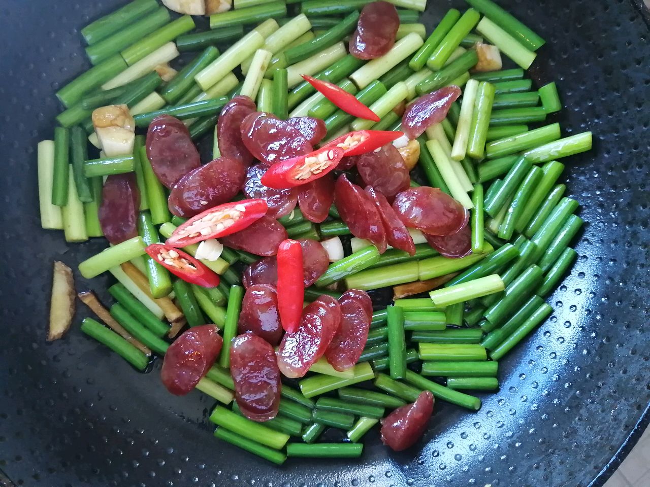 蒜苔炒腊肠