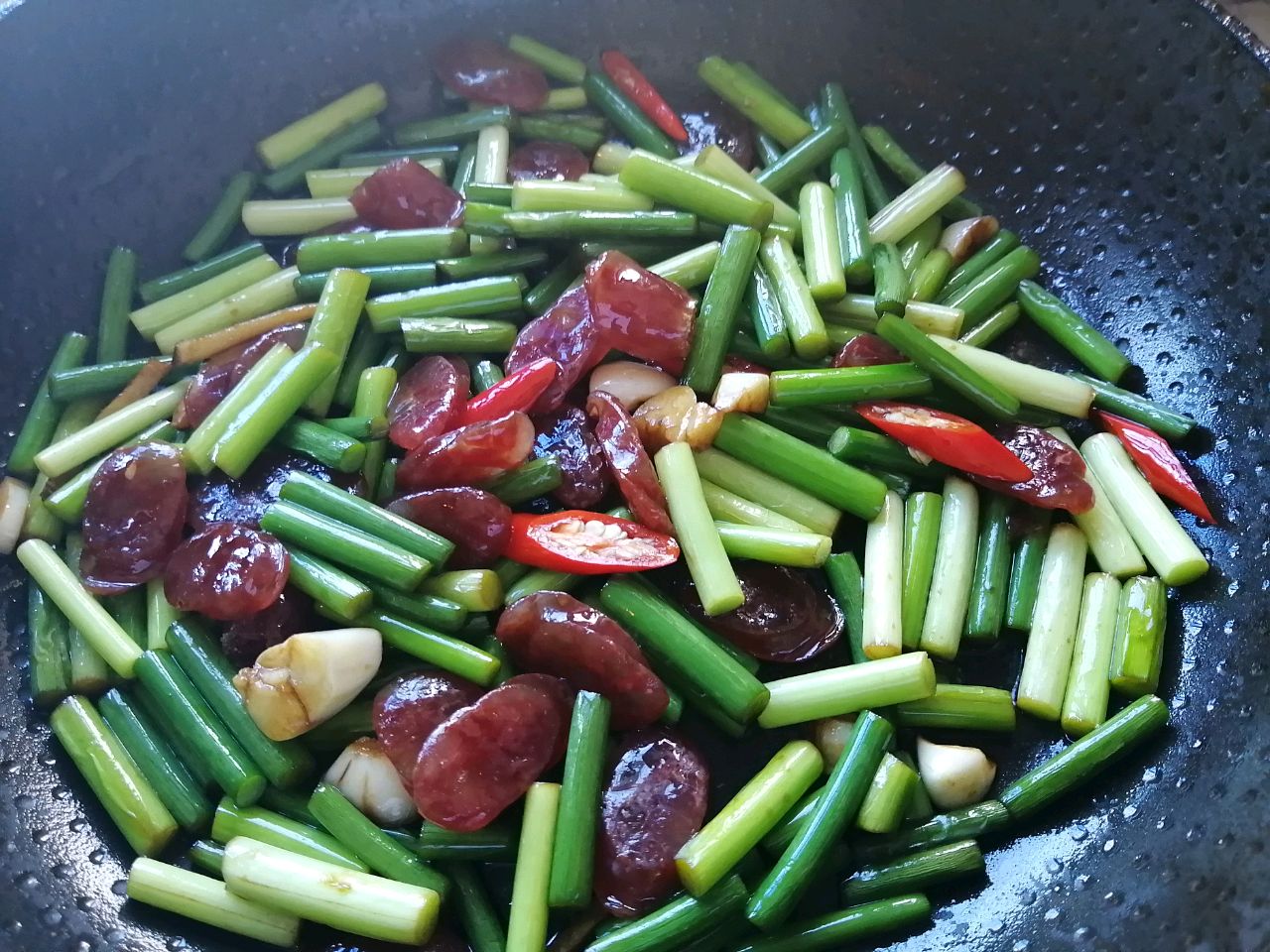 蒜苔炒腊肠