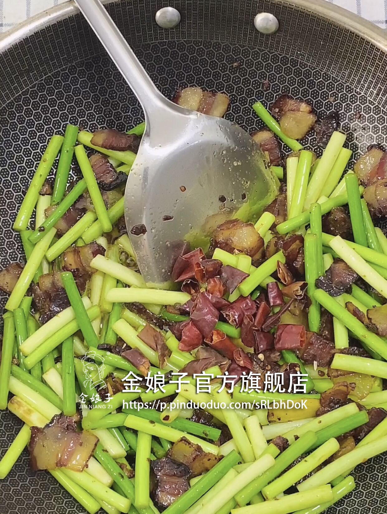 【蒜苔炒腊肉】腊肉香，蒜苔甜，是小时候的味道