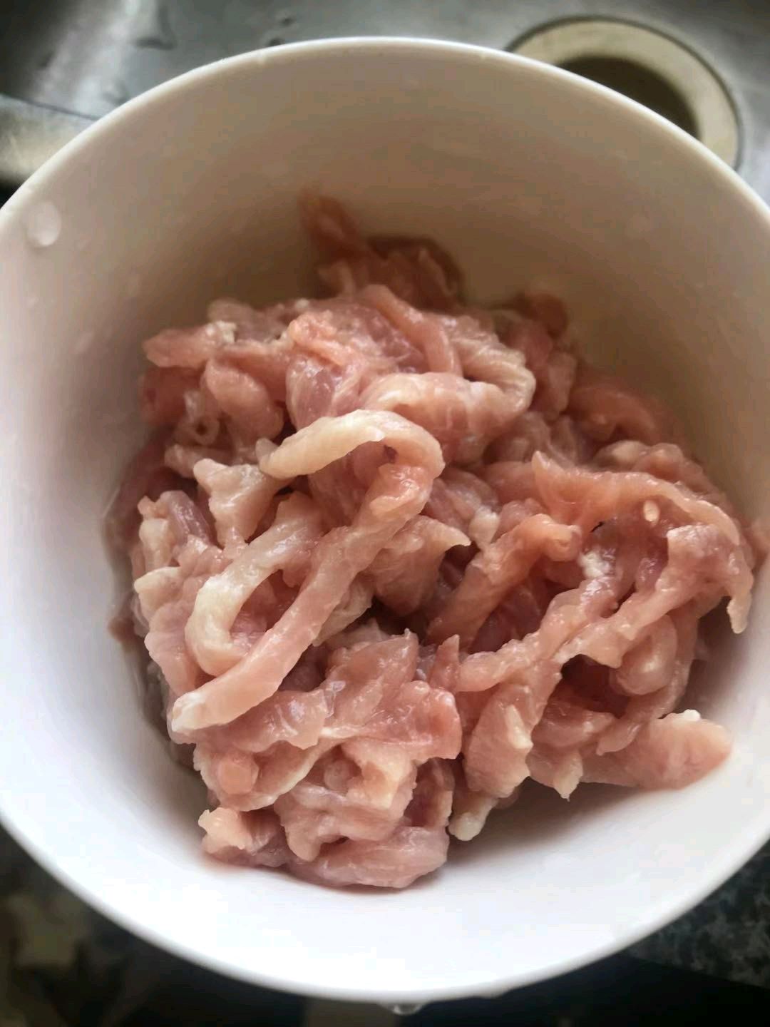 蒜苔炒肉丝