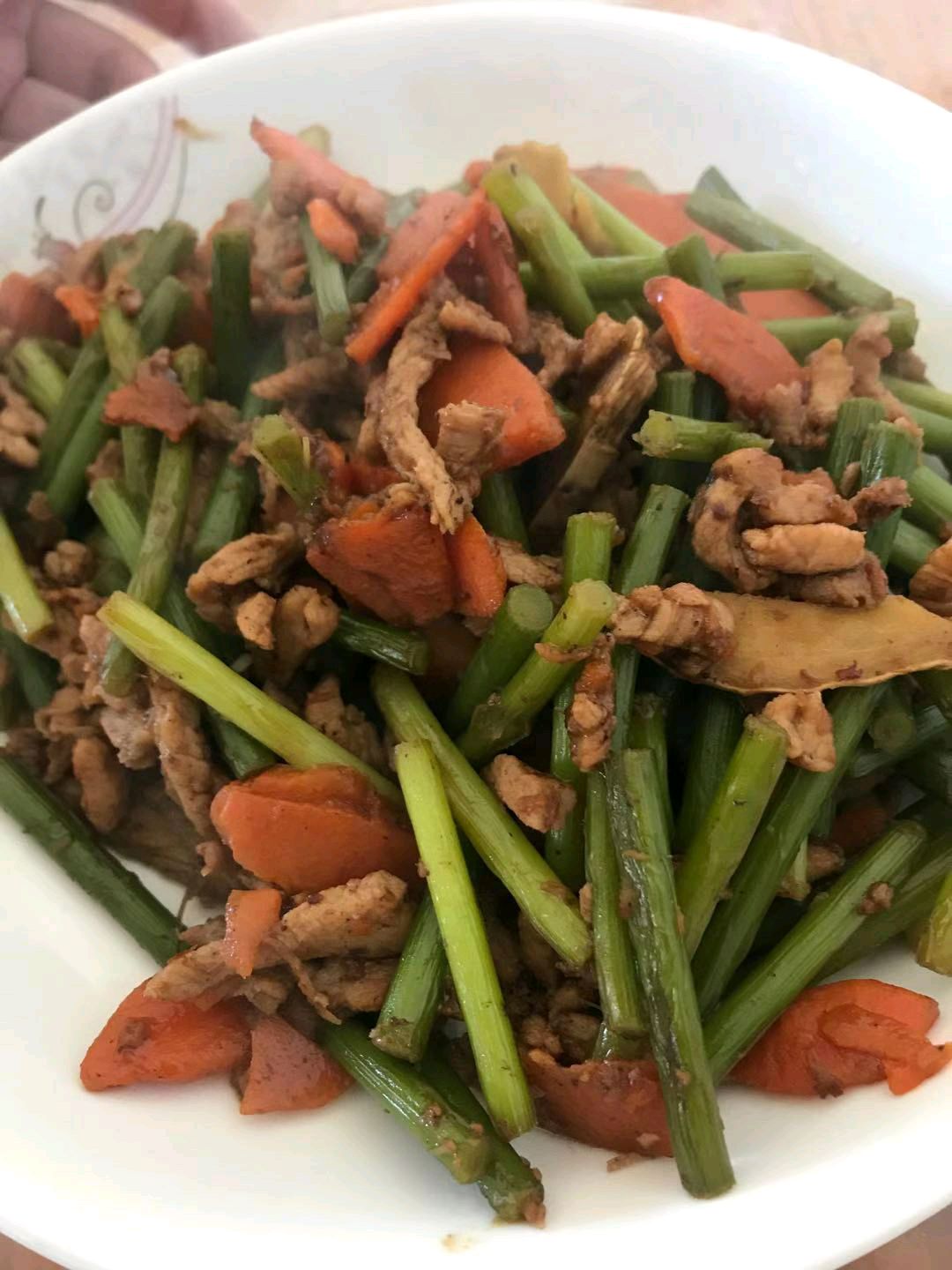 蒜苔炒肉丝