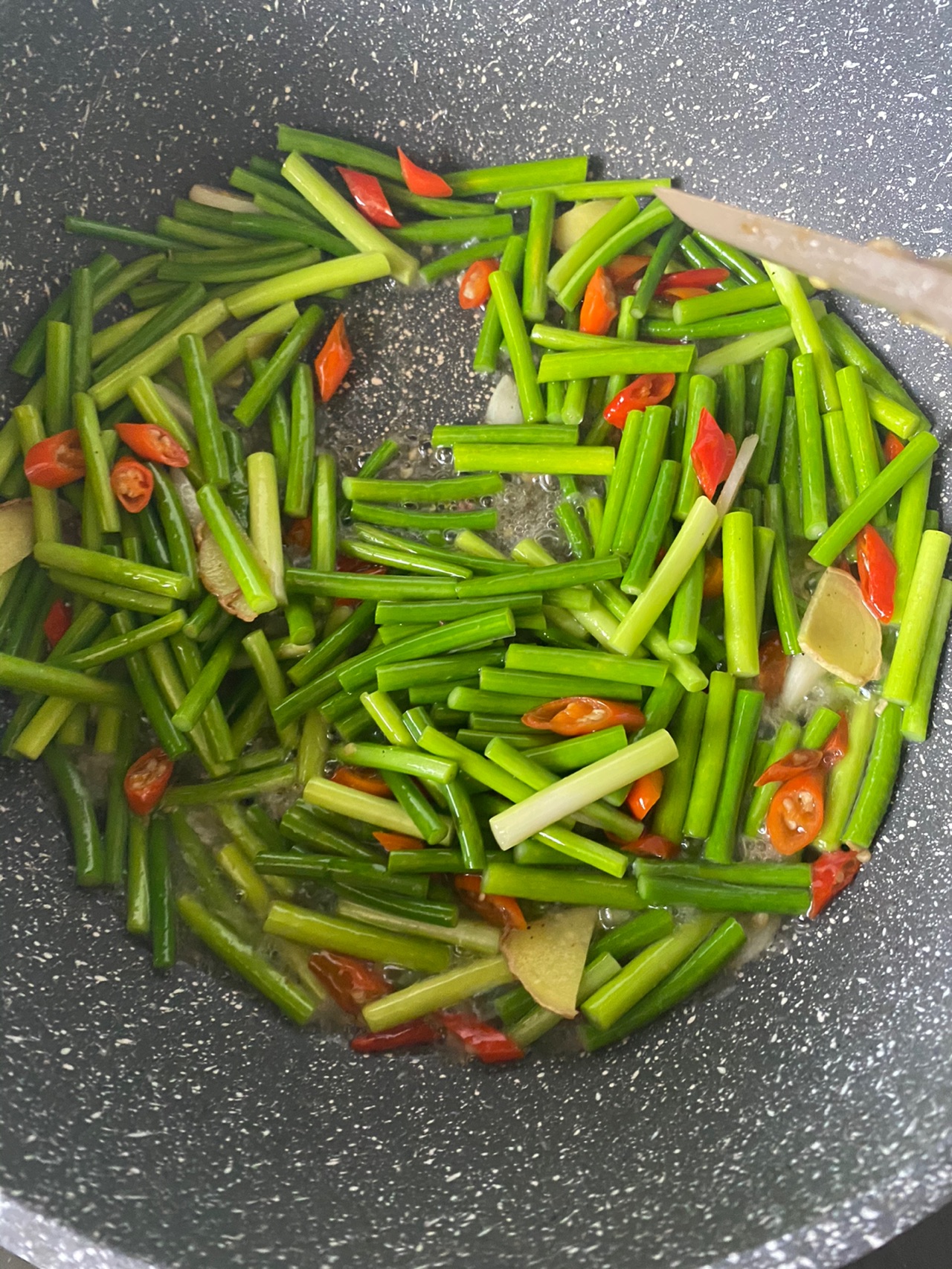 蒜苔炒鱿鱼