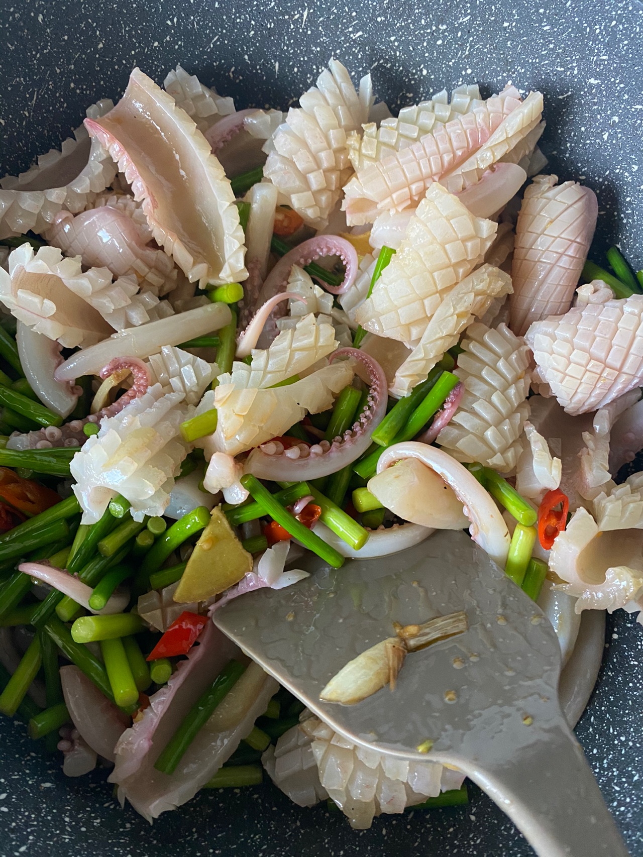 蒜苔炒鱿鱼