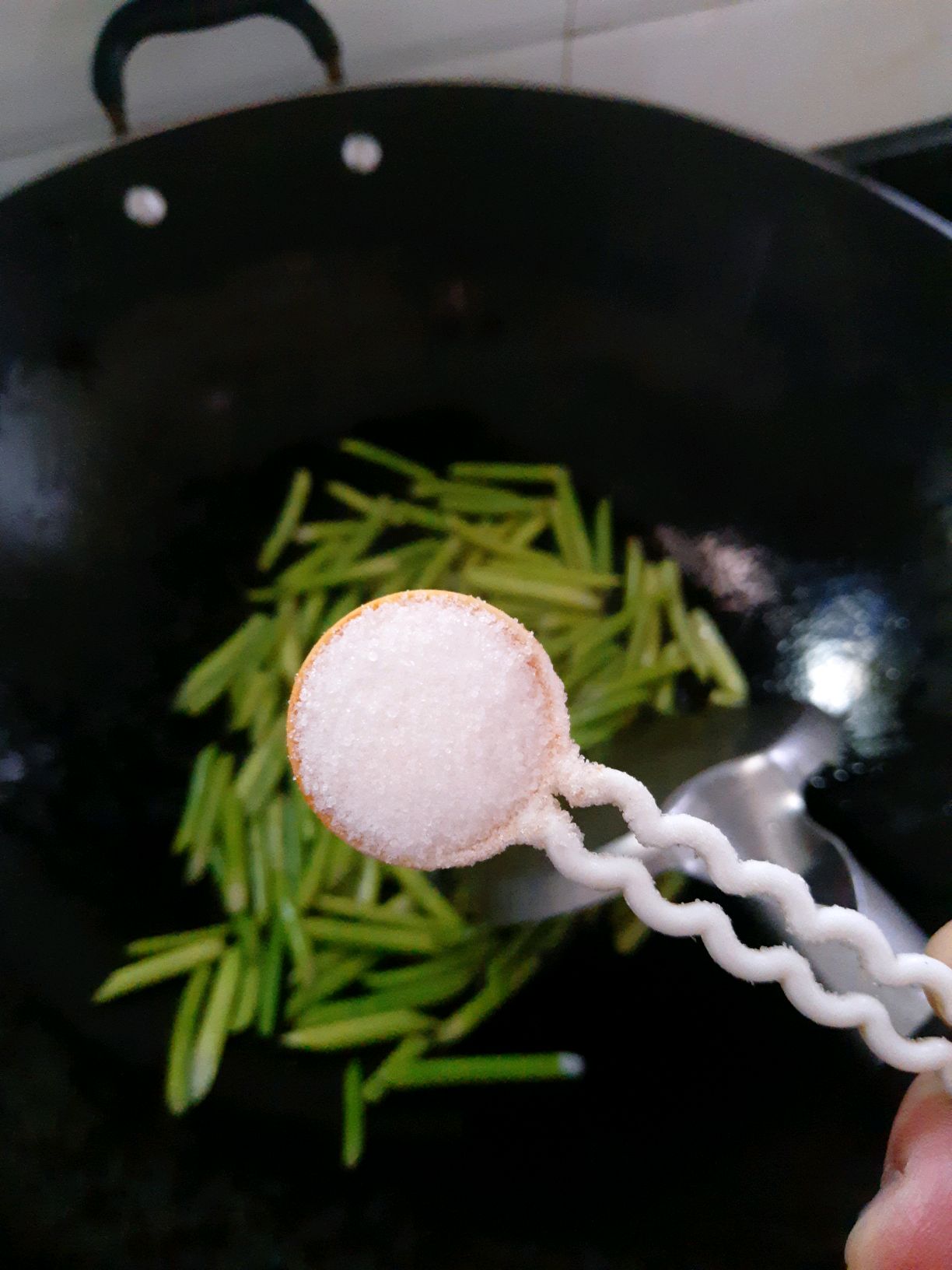 蒜苔香干