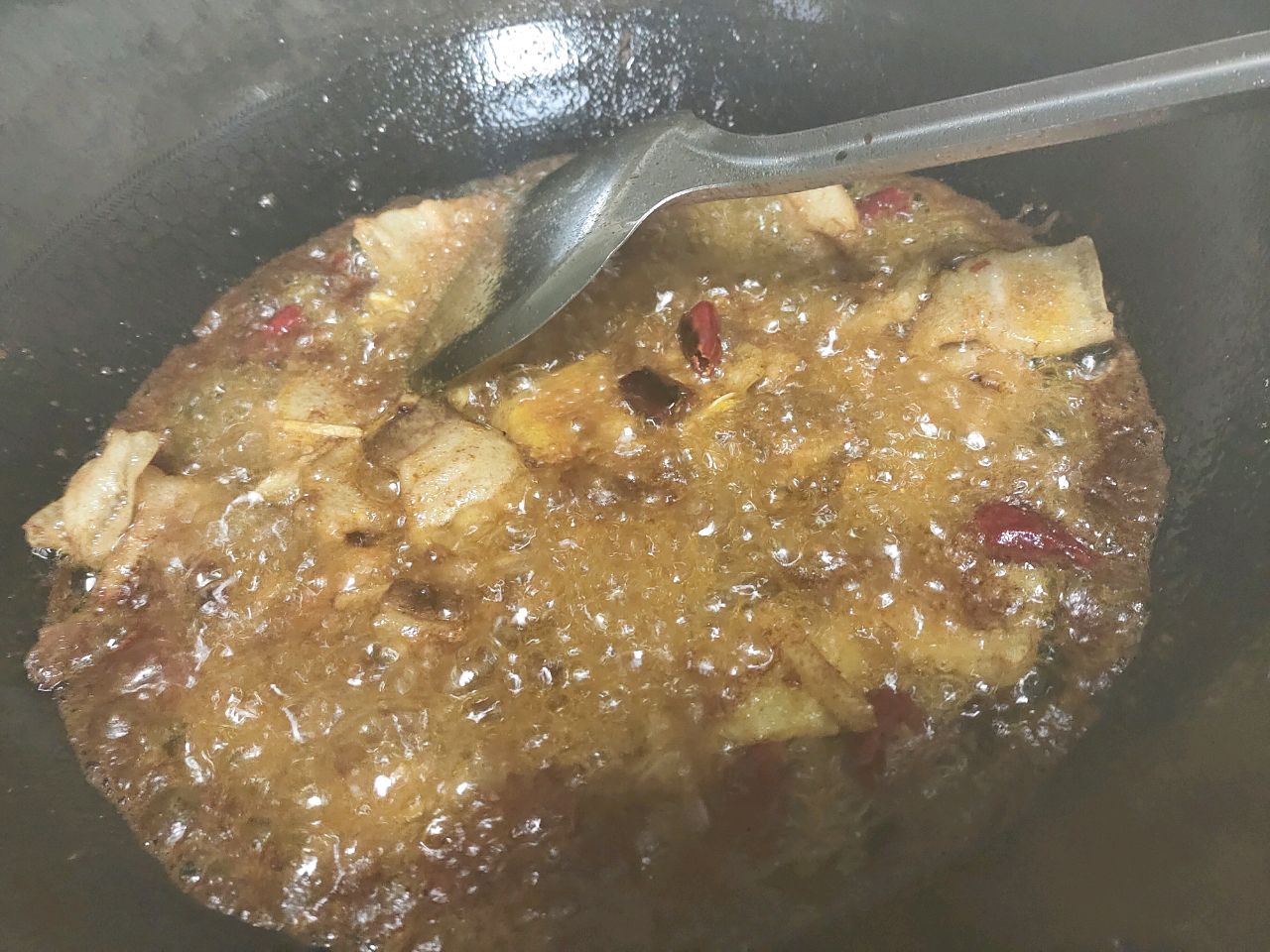 蒜苔洋葱回锅肉
