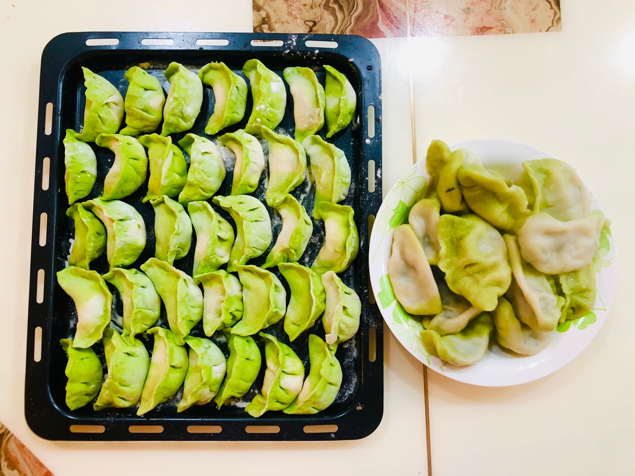 酸汤翡翠水饺