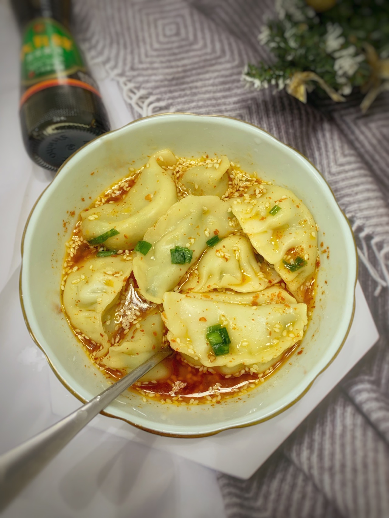 酸汤韭菜鸡蛋饺子
