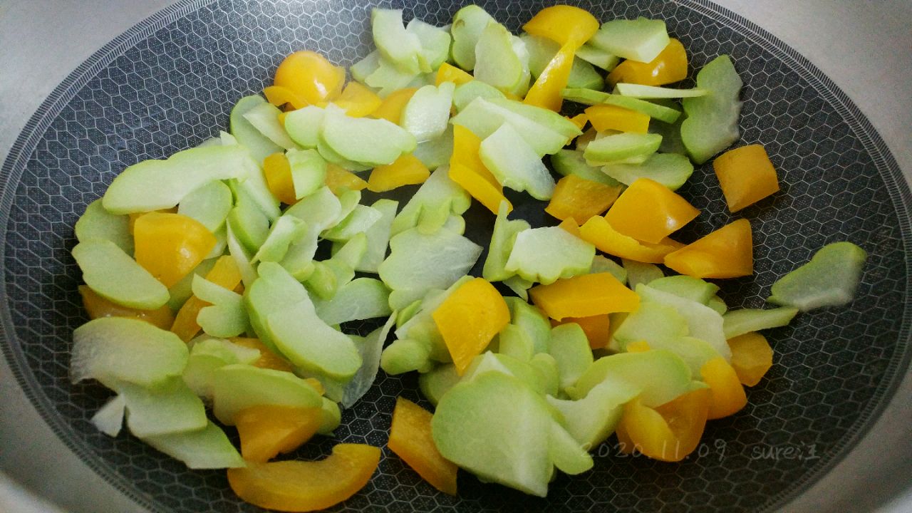 酸甜椒椒蒜香瓜