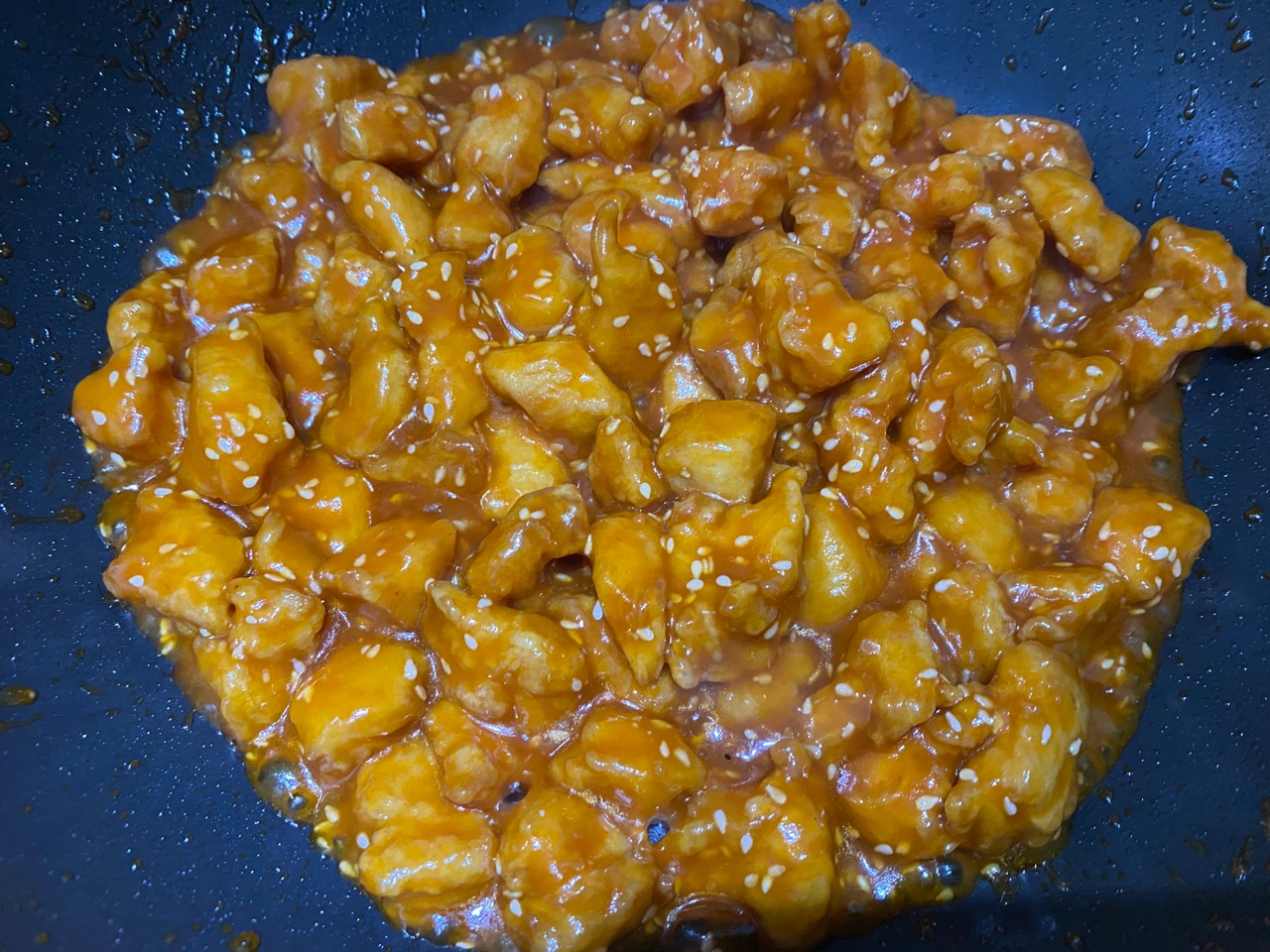 酸甜开胃的糖醋鸡块，外酥里嫩好吃到舔盘❗️