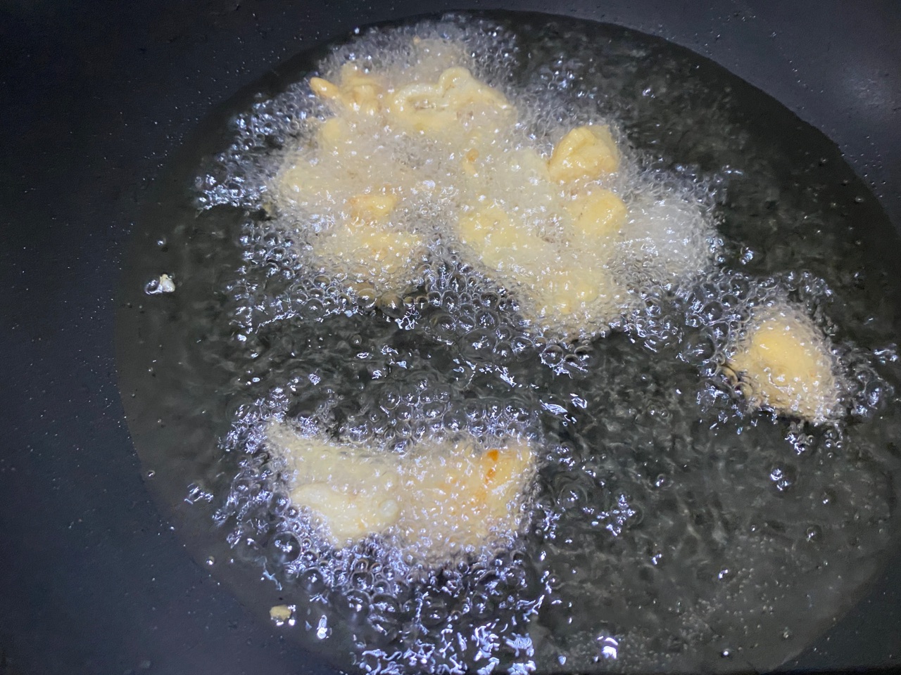 酸甜开胃的糖醋鸡块，外酥里嫩好吃到舔盘❗️