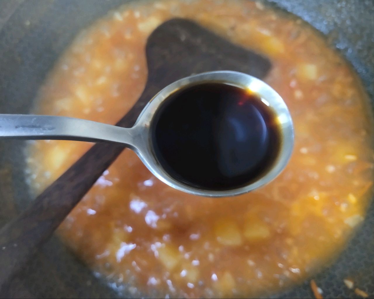 酸甜可口，吃了会上瘾的番茄土豆肥牛！