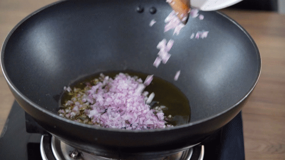 蒜香炒意面【孔老师教做菜】