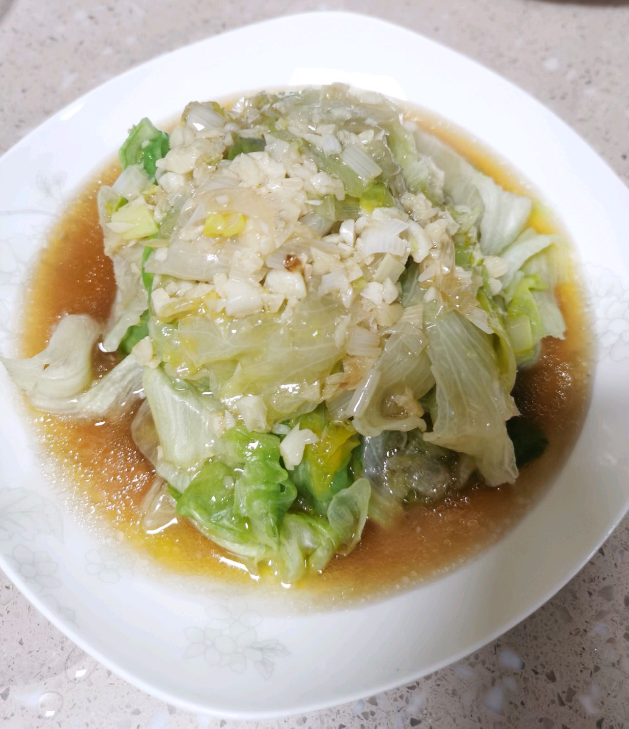 蒜香浇汁圆生菜