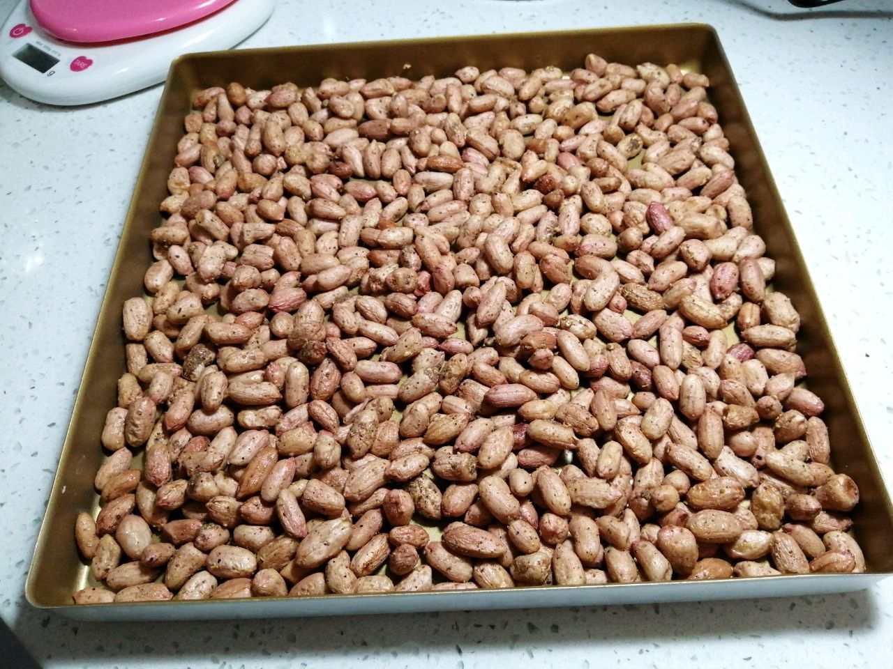 蒜香烤花生米