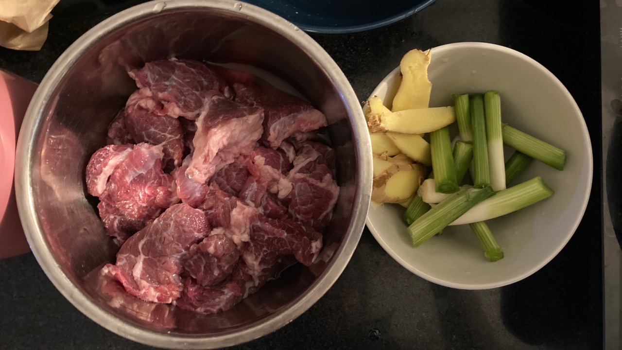 蒜香萝卜牛腩煲【零失败】