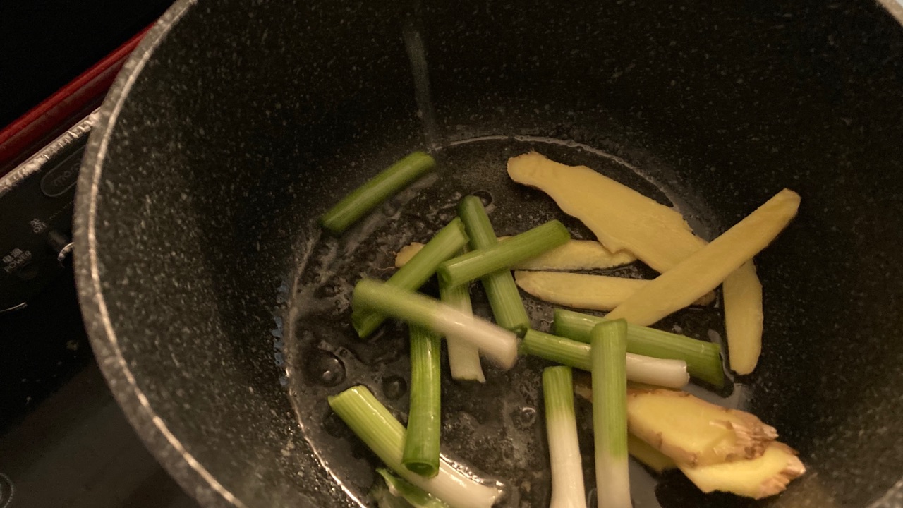 蒜香萝卜牛腩煲【零失败】