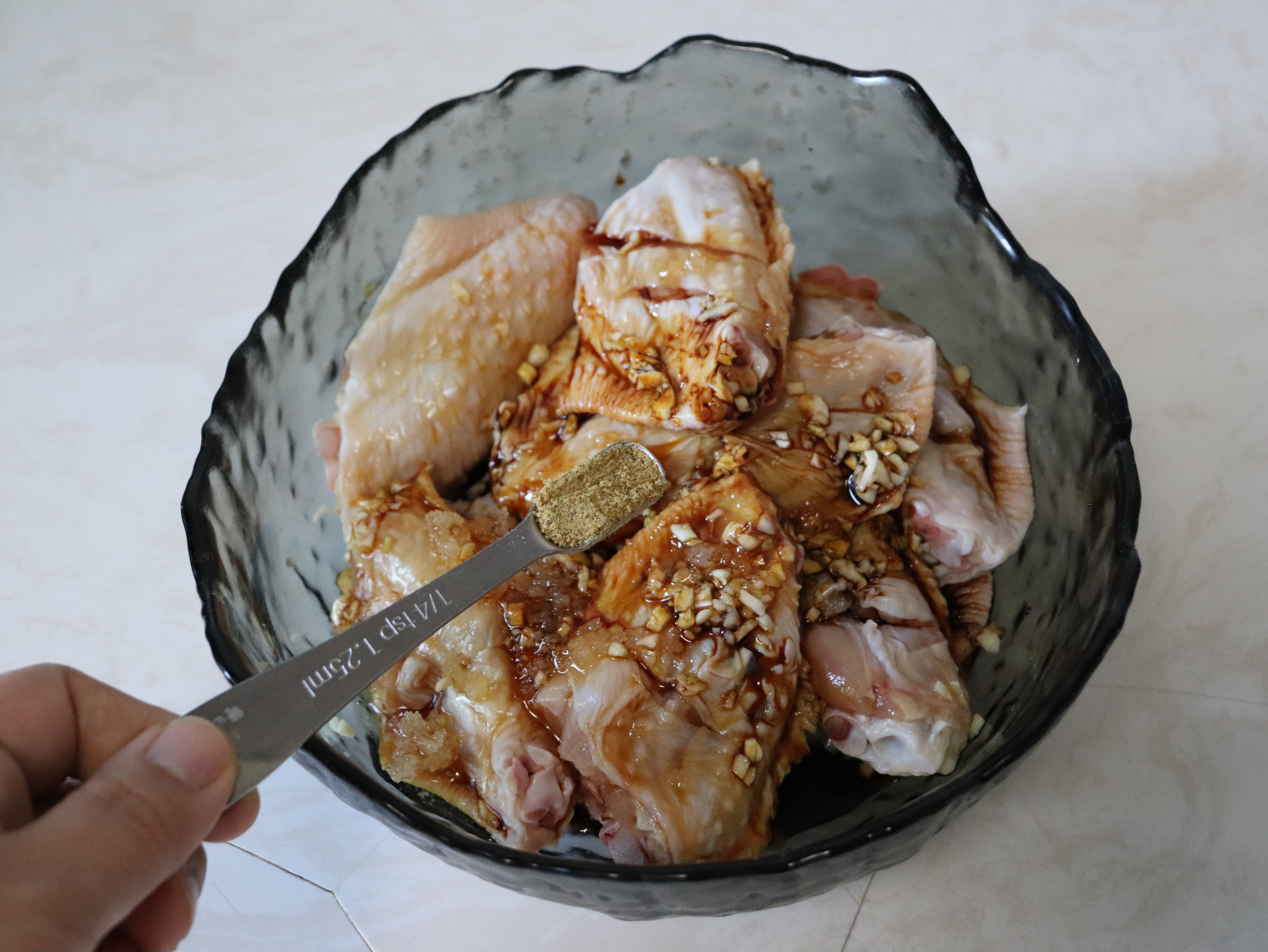 蒜香蜜汁烤鸡翅