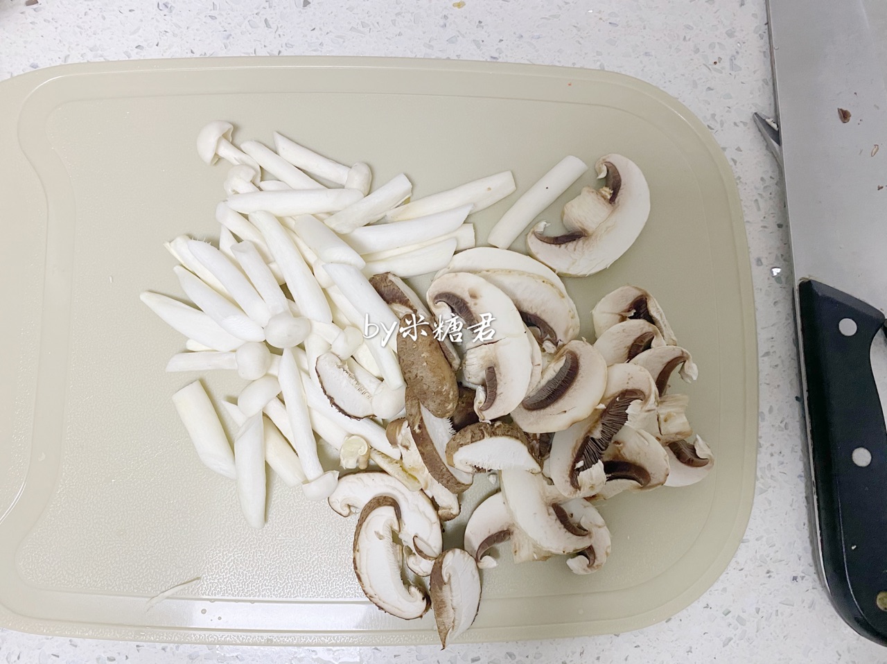 蒜香蘑菇培根意大利面