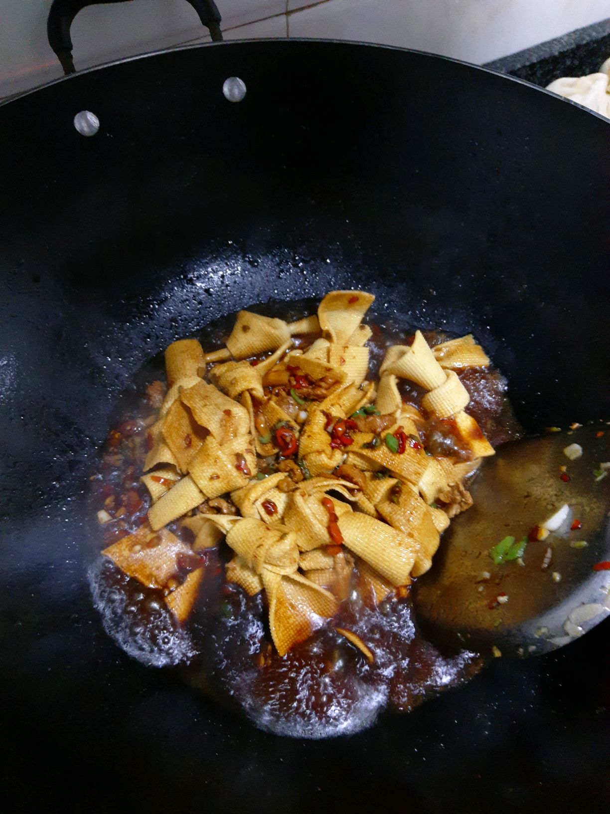 蒜香肉沫千张结
