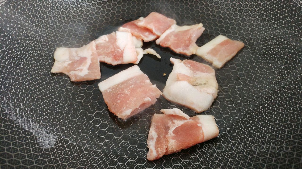 蒜香山药焖肉片