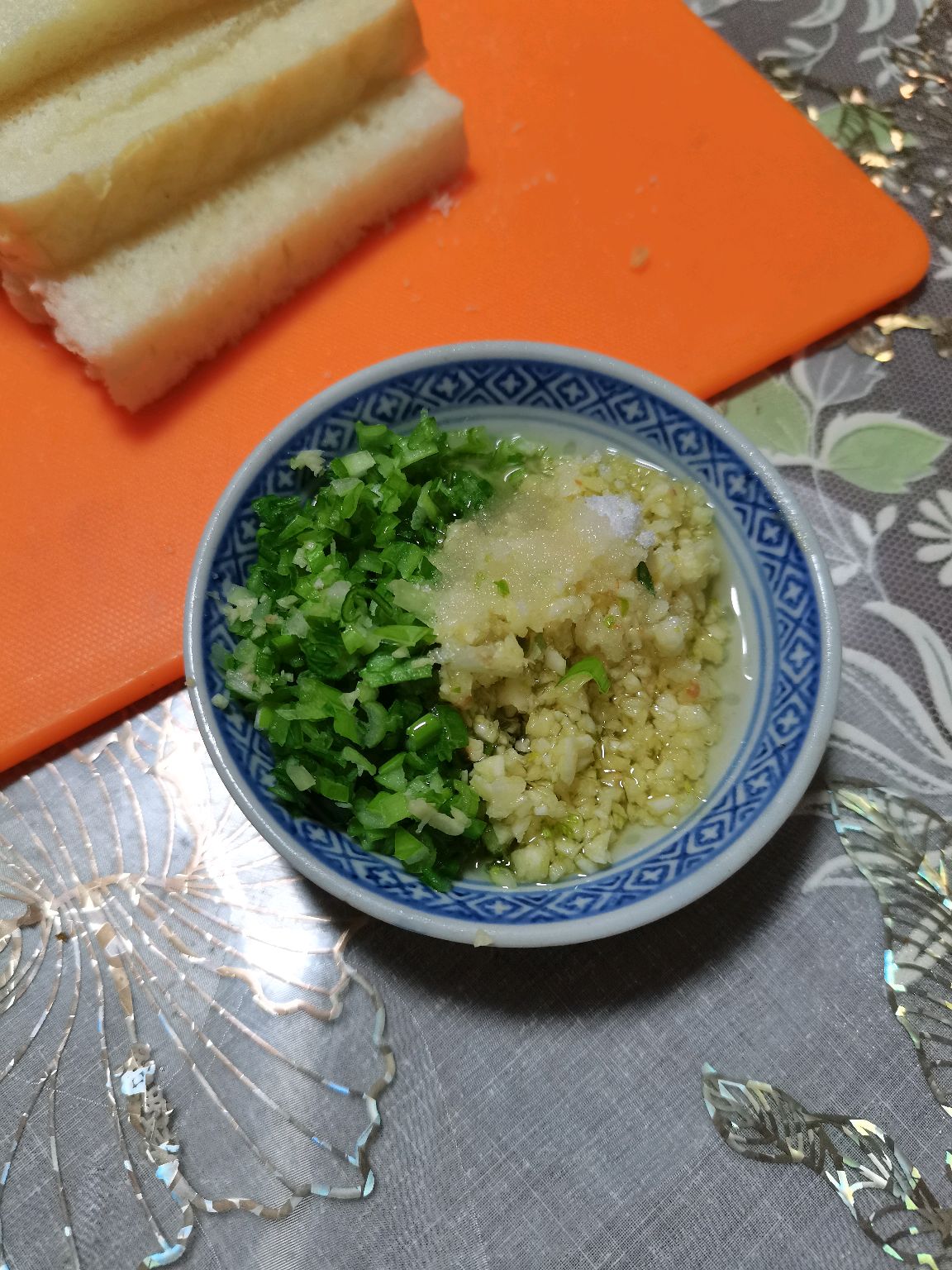 蒜香土司条