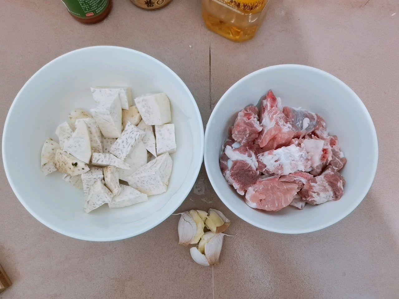 蒜香味•芋头蒸排骨