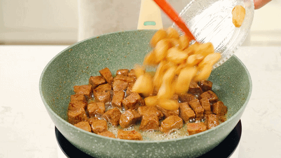 蒜子炒牛肉粒