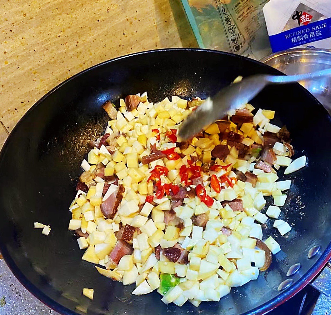 【随心随性】芋头炒腊肉？