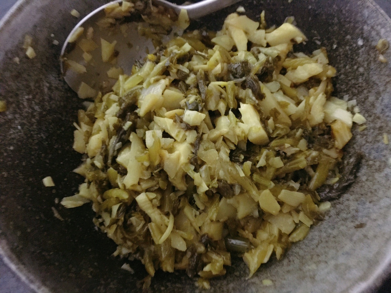 笋丝咸菜包子