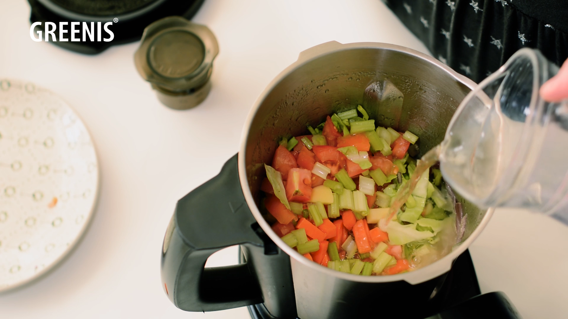 它是猪排的最佳搭档，一口罗宋汤就能俘获你的胃和心！