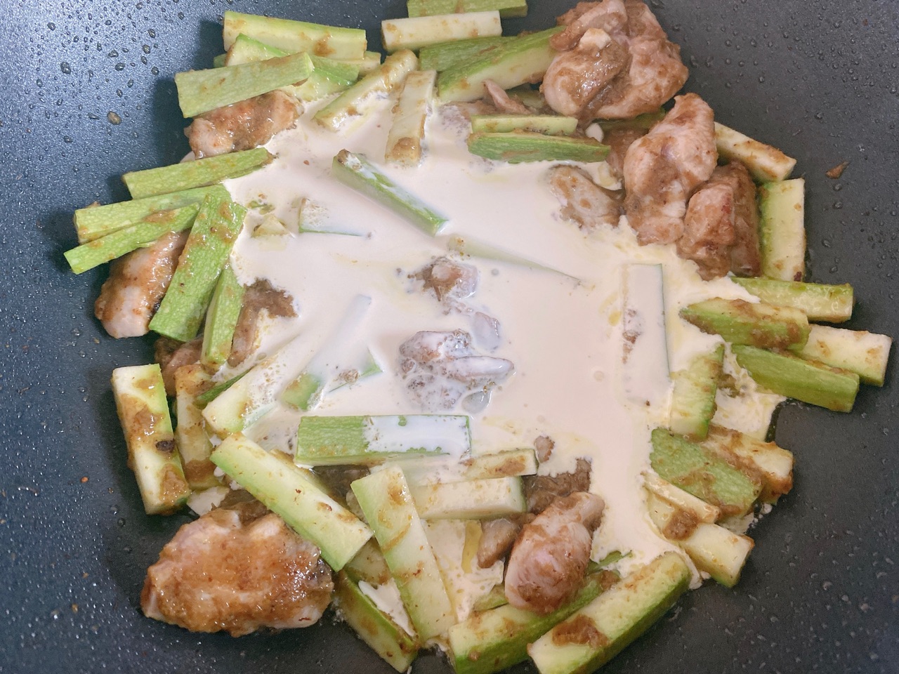 泰式绿咖喱鸡块