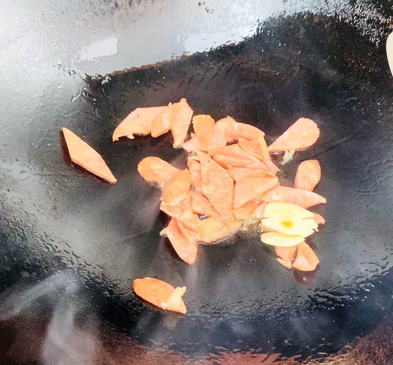 台湾脆皮烤肠炒雪豆