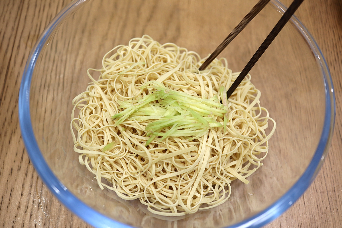 烫拌豆腐丝