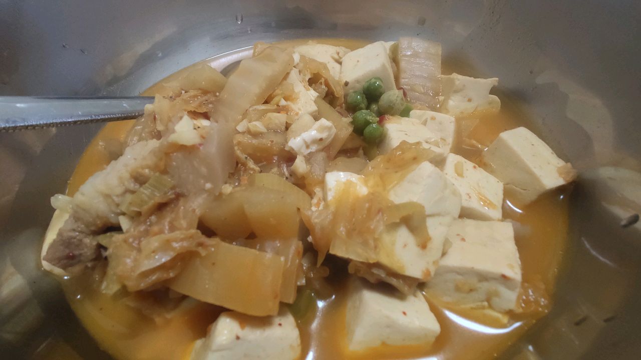 汤~辣白菜猪肉汤~极品下饭