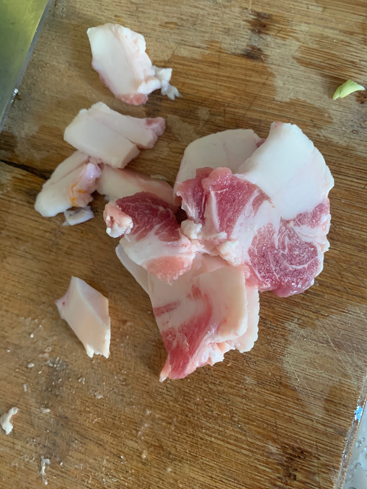 汤鲜肉美的鱼头泡饼