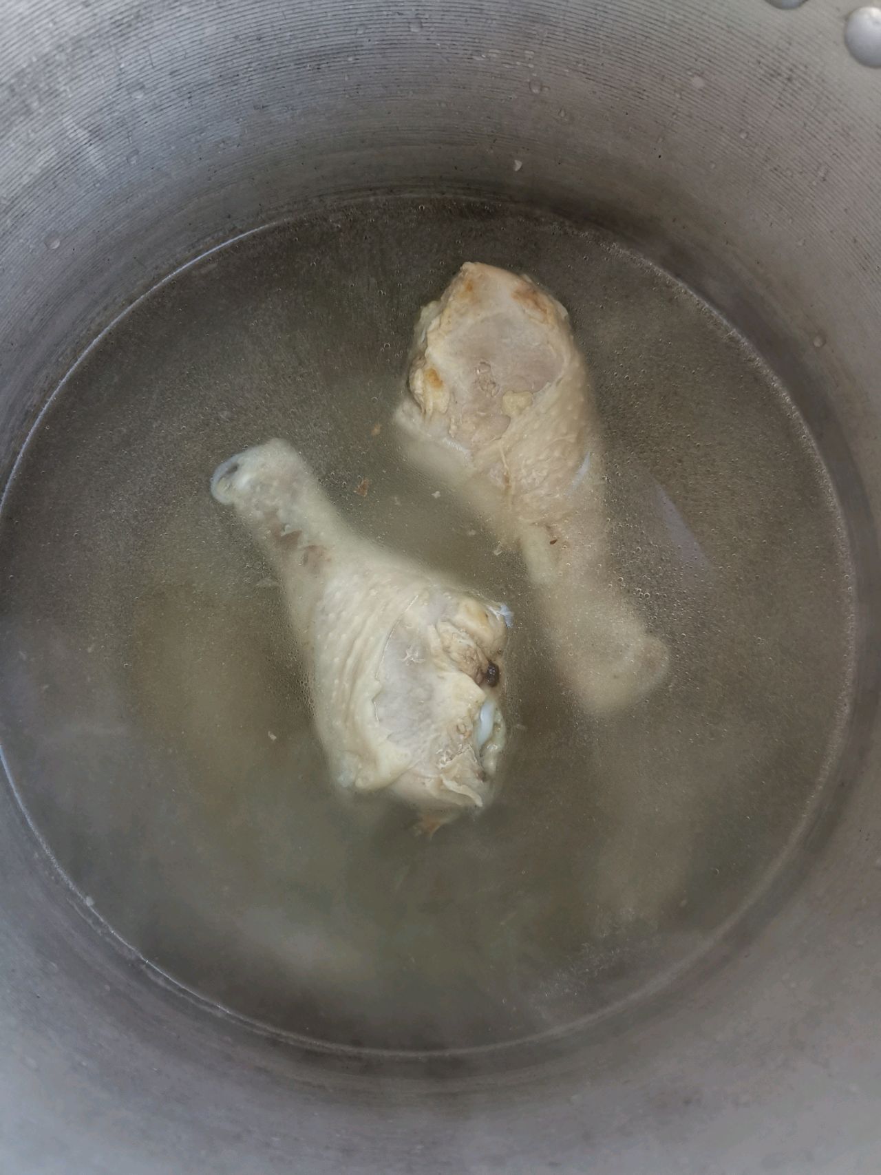 汤鲜味美‼️山药红枣鸡腿汤
