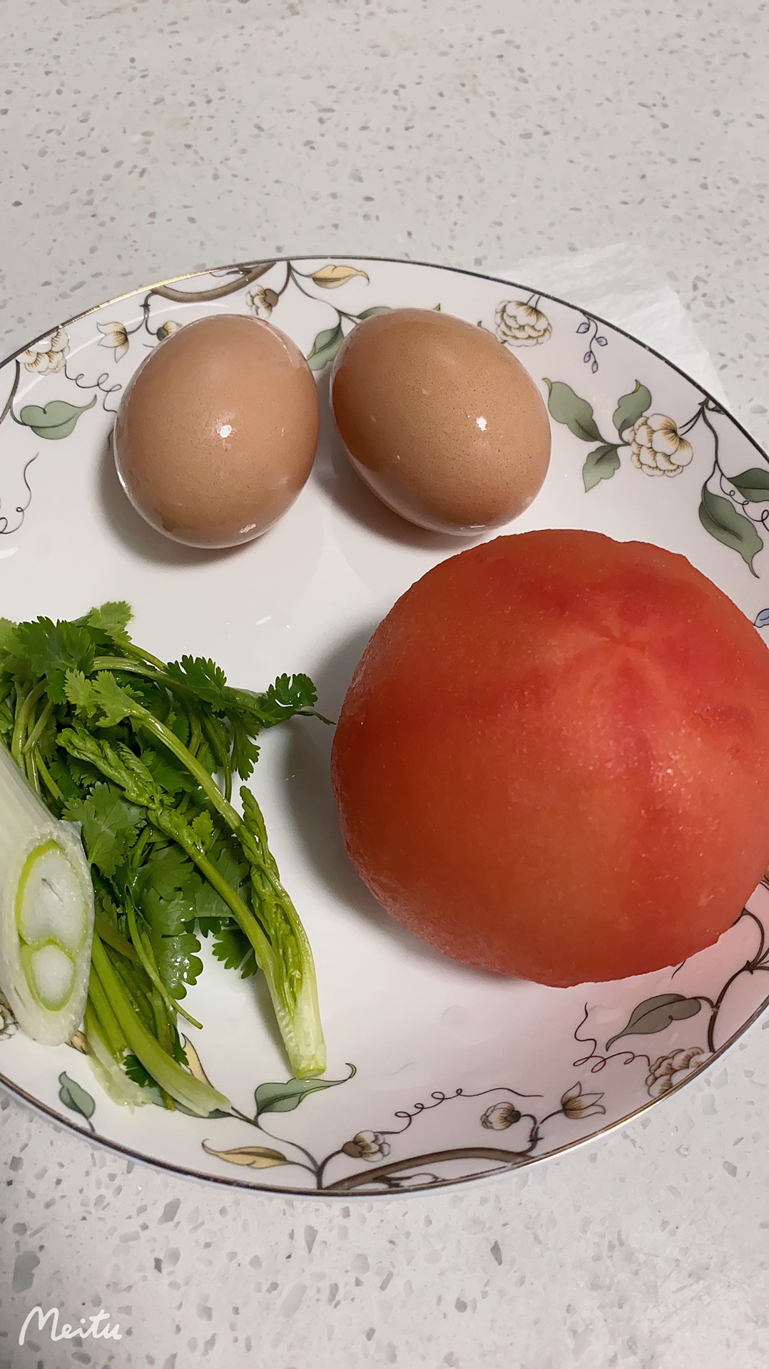 汤汁浓郁的西红柿鸡蛋面
