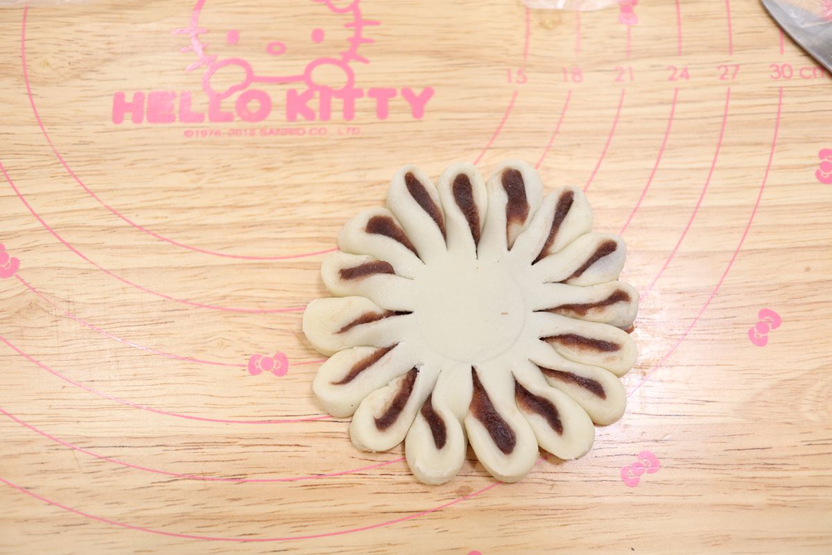 桃花酥和菊花酥
